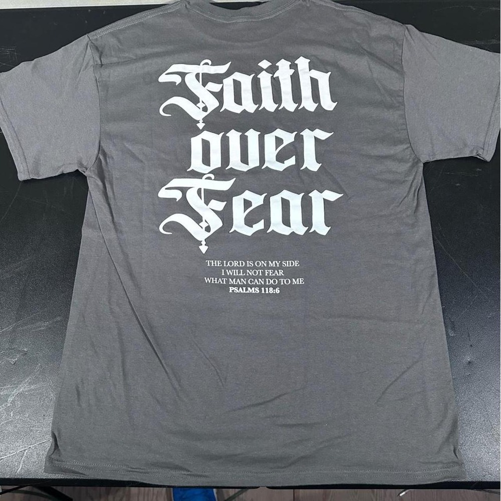 On The Low Faith Over Fear Christian Graphic T-Shirt Grey Psalms 118:6 Mens L